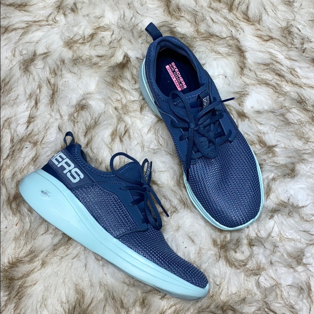 SKETCHERS Sneakers NWOT